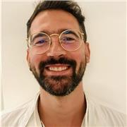 Profesor de FP en ciclos de Sanitaria desde hace 7 años. Odontólog. Master de Profesorado. Orientador y educador emocional.